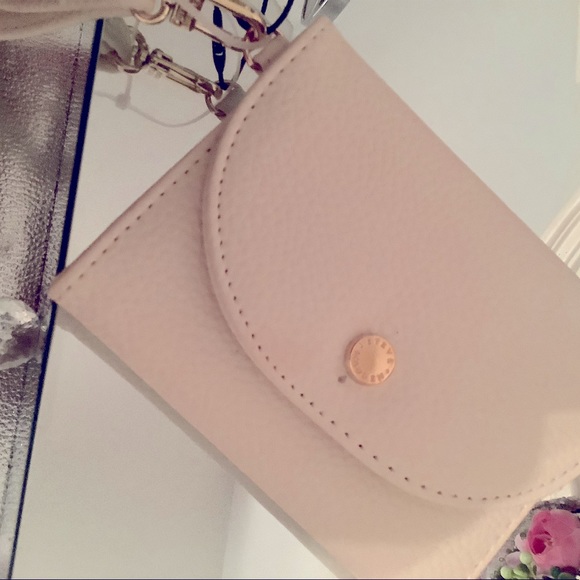 Steve Madden Handbags - Beautiful Steve Madden leather wallet